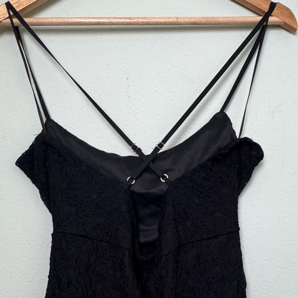 NWT Le Lis Black Lace Open Back Micro Romper / Bodysuit Romper Size Large - Picture 8 of 15